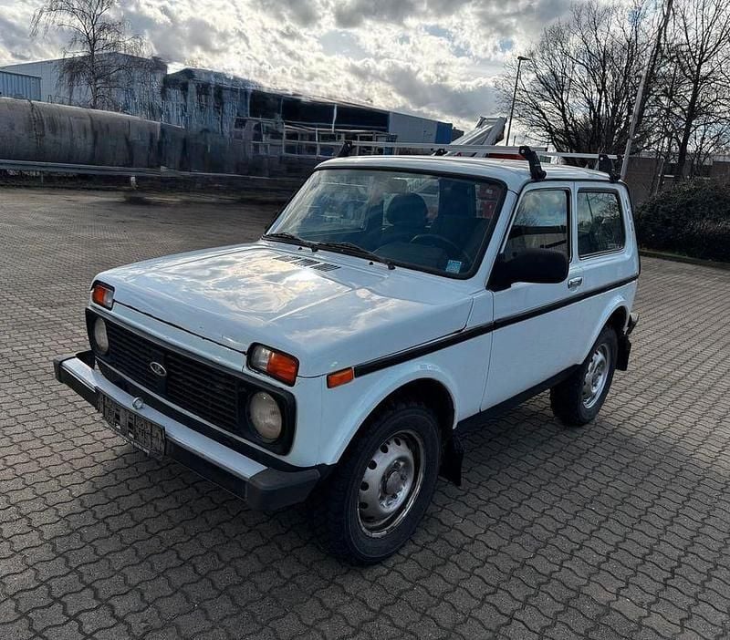 Gebraucht Lada niva 83 PS (61 kW) 2014 Weiß SUV