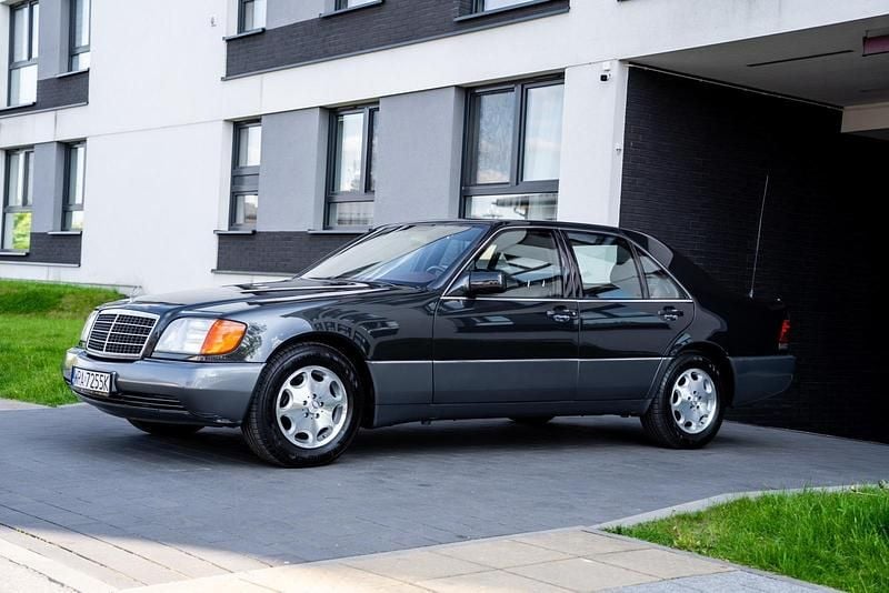 Gebraucht 1992 Mercedes E300 Limousine | 16.200 € - Bild 1/4