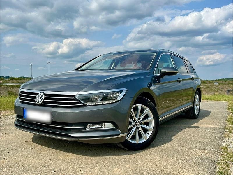 Grau Gebraucht 2017 VW Passat Highline Kombi | 12.900 € (Superpreis) - Bild 1/4