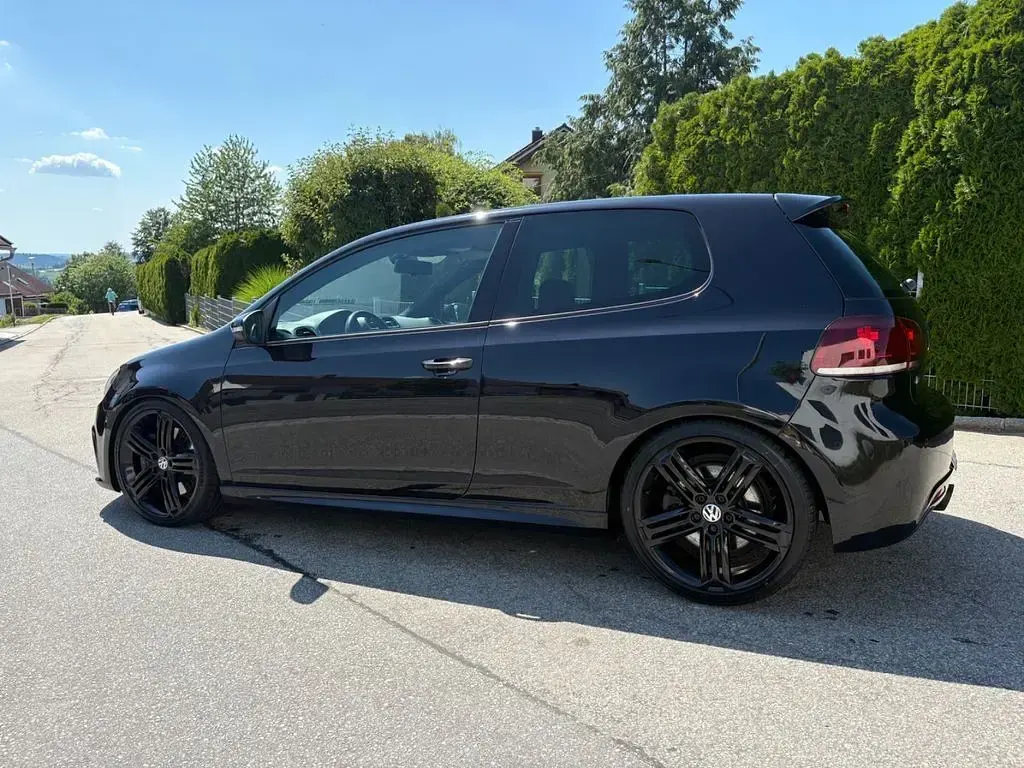 Gebraucht VW Golf VI R 271 PS (199 kW) 2010 Schwarz Kleinwagen