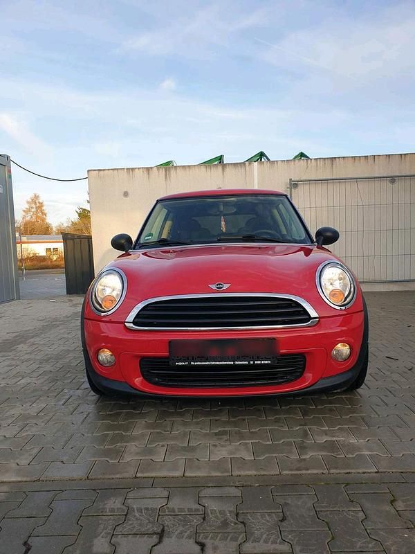 Gebraucht Mini ONE 75 PS (55 kW) 2011 Rot Kleinwagen