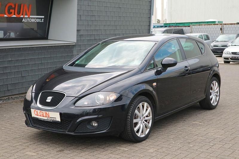 Schwarz Gebraucht 2011 Seat Leon Sport Limousine | 4.690 € (Fairer Preis) - Bild 1/4
