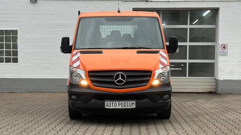 Gebraucht Mercedes Sprinter 143 PS (105 kW) 2017 Orange Van