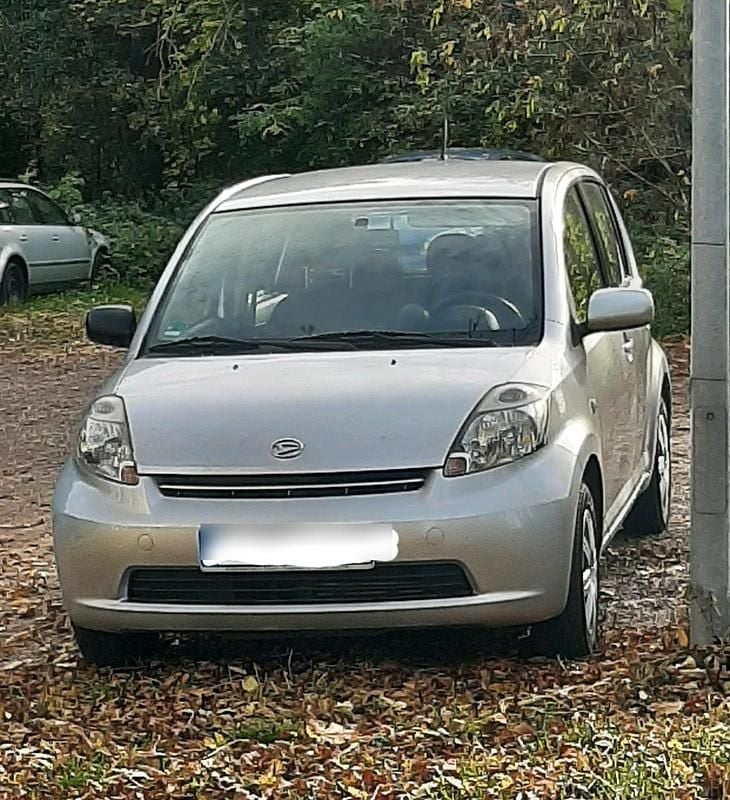Silber Gebraucht 2007 Daihatsu Sirion Kleinwagen | 1.500 € (Fairer Preis) - Bild 1/1