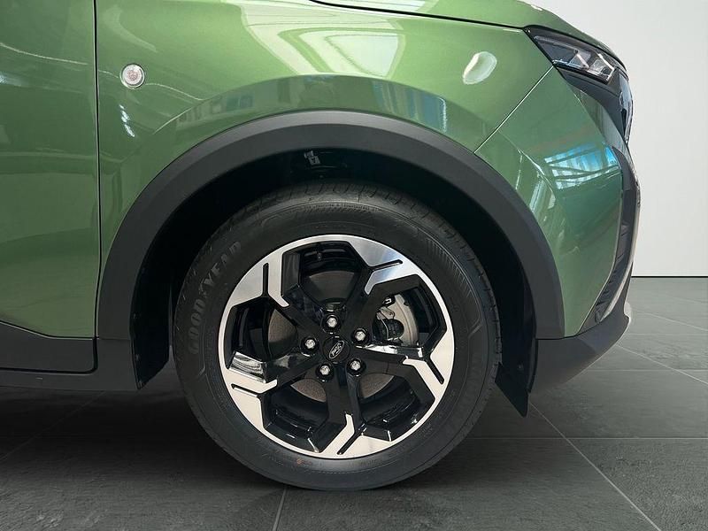 Neu Ford Tourneo Active 100 kW (136 PS) 2025 Bursting green Limousine