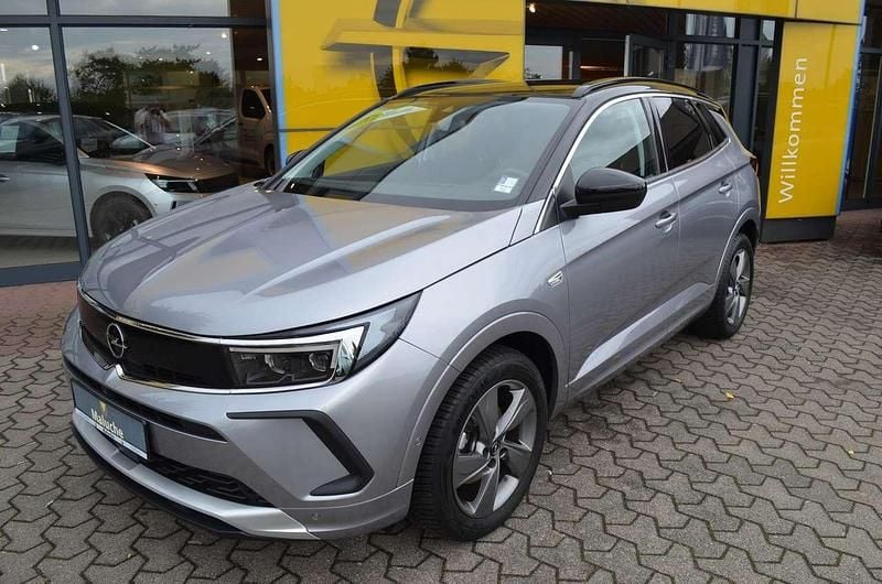Kontrast grau/quarz silber Gebraucht 2023 Opel Grandland X Ultimate SUV | 23.990 € (Fairer Preis) - Bild 1/4