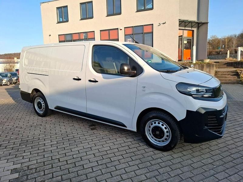 Gebraucht Opel Vivaro Basis 144 PS (105 kW) 2024 Weiß Van / Kleinbus