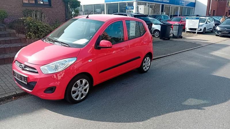Gebraucht Hyundai i10 69 PS (50 kW) 2013 Rot Kleinwagen