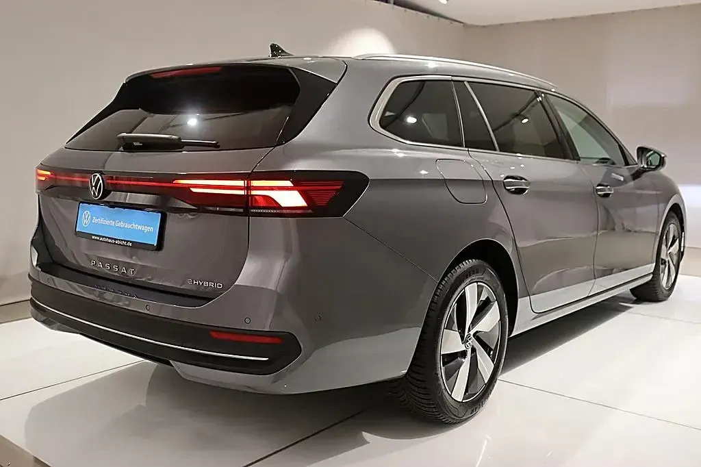 Gebraucht VW Passat Business 150 PS (110 kW) 2025 Grau Kombi