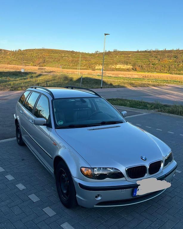Silber Gebraucht 2004 BMW 316 Kombi | 1.500 € (Guter Preis) - Bild 1/4