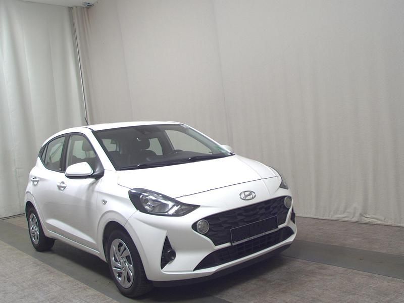 Gebraucht Hyundai i10 100 PS (73 kW) 2021 Weiss Kleinwagen