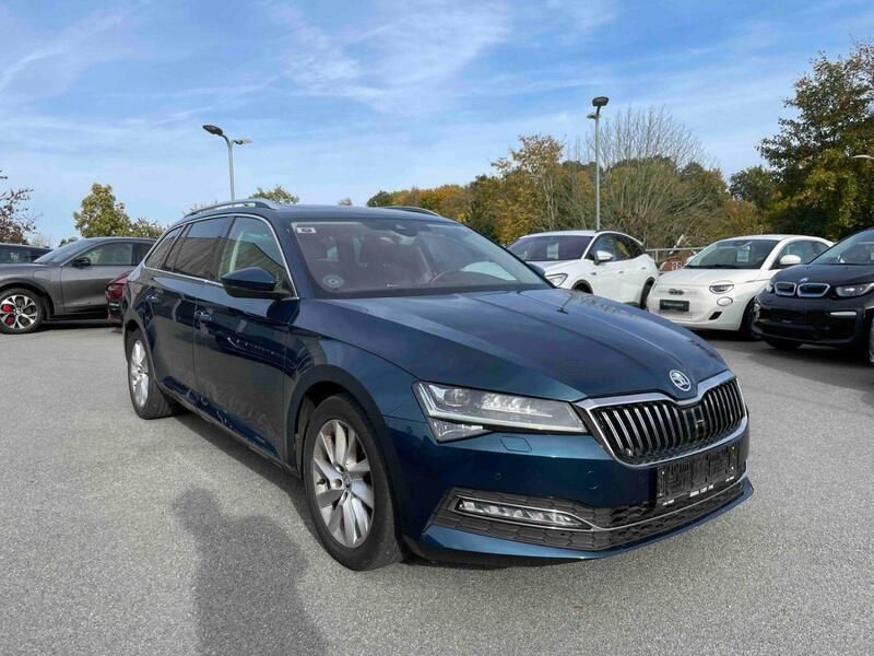 Blau Gebraucht 2021 Skoda Superb Style Kombi | 15.800 € - Bild 1/4