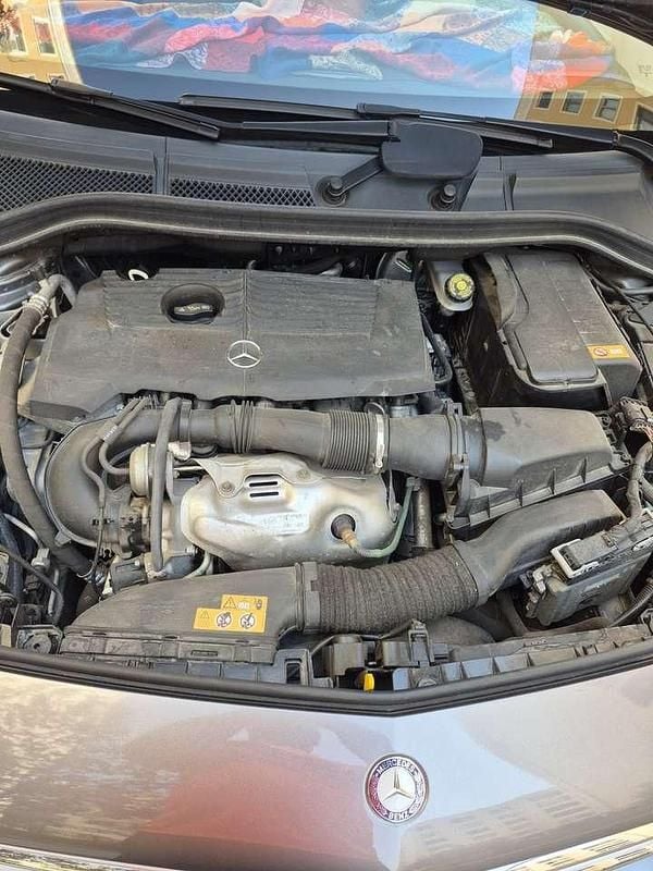 Gebraucht 2015 Mercedes 180 Limousine | 11.299 € (Fairer Preis) - Bild 1/4