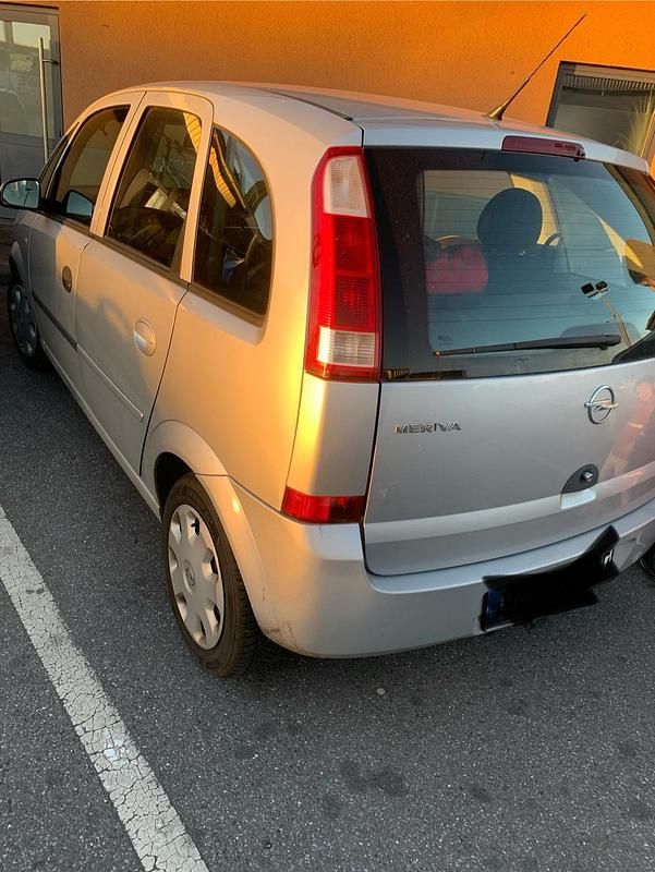 Gebraucht Opel Meriva 100 PS (73 kW) 2004 Silber Van / Kleinbus