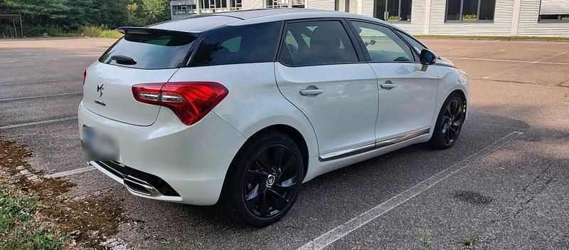 Gebraucht Citroën DS5 163 PS (119 kW) 2012 Weiß Kleinwagen