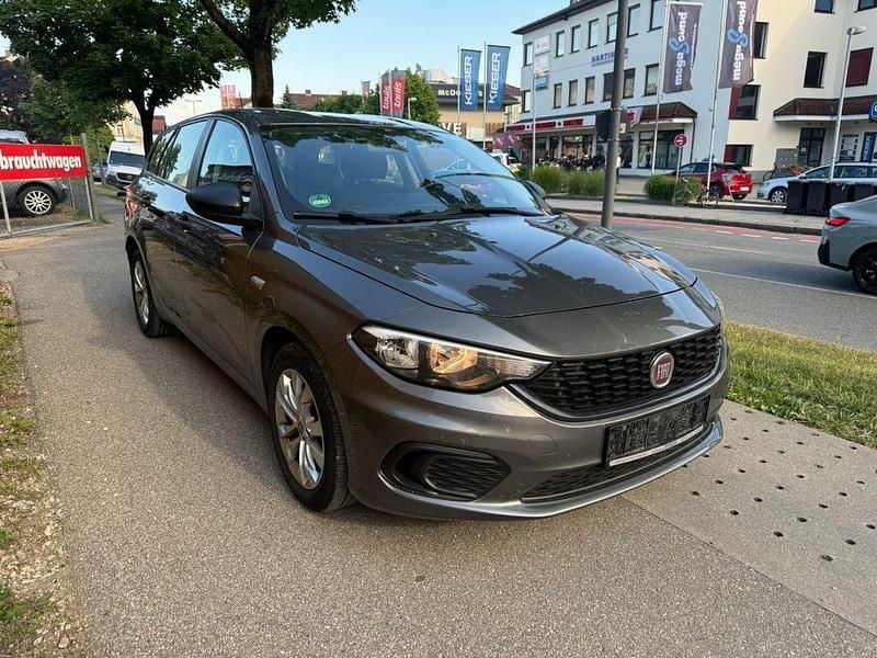 Grau Gebraucht 2019 Fiat Tipo Pop Limousine | 8.650 € (Guter Preis) - Bild 1/4
