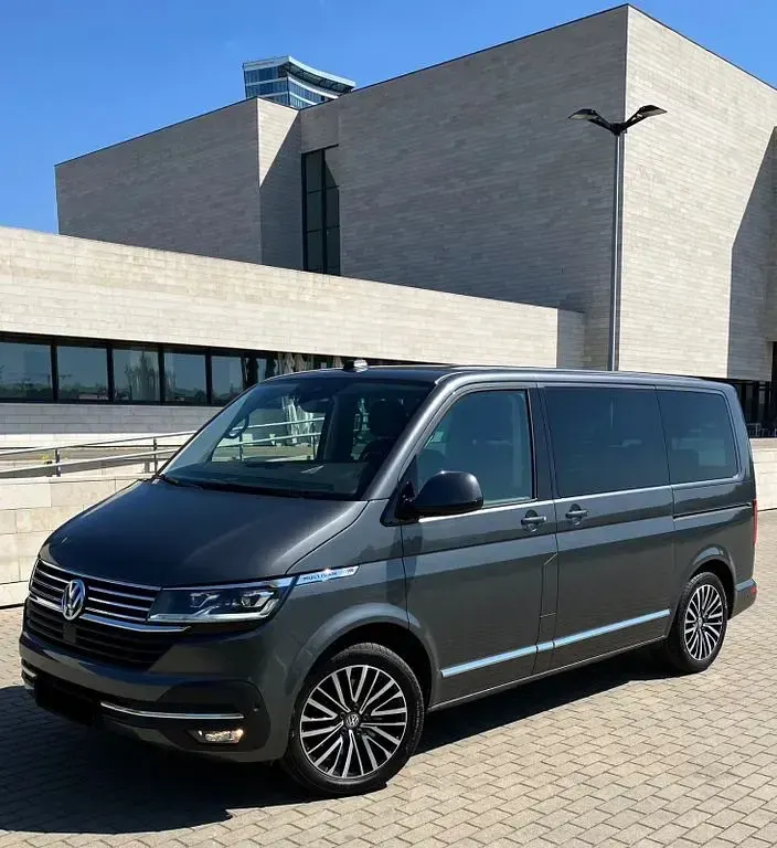 Gebraucht VW Multivan 204 PS (150 kW) 2021 Grau Van / Kleinbus