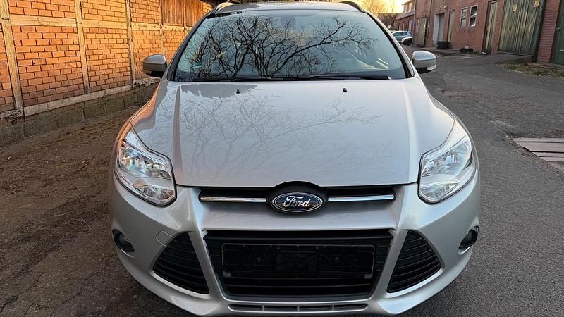 Usata Ford Focus 116 CV (85 kW) 2014 Argento Station wagon