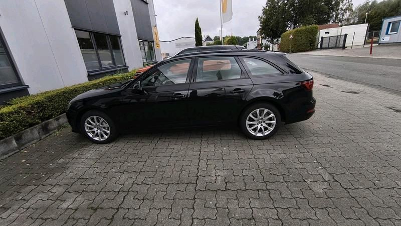 Gebraucht Audi A4 Sport 190 PS (139 kW) 2018 Schwarz Kombi