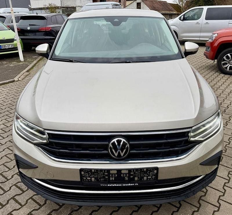 Gebraucht VW Tiguan 150 PS (110 kW) 2023 Silber SUV
