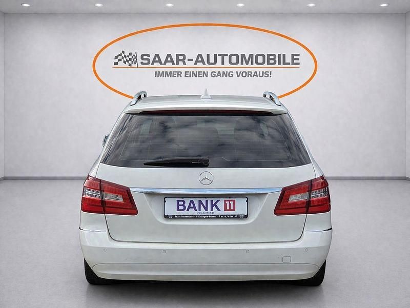 Gebraucht Mercedes E220 170 PS (125 kW) 2010 Weiß Kombi