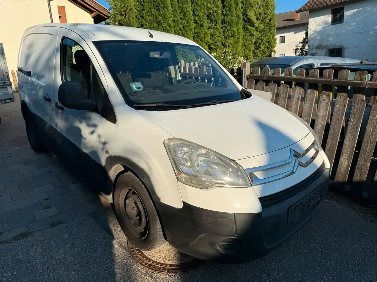 Gebraucht Citroën Berlingo 88 PS (64 kW) 2010 Weiß Van / Kleinbus