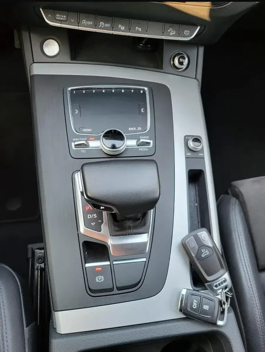 Używany Audi Q5 Comfort 231 KM (169 kW) 2019 Czarny SUV