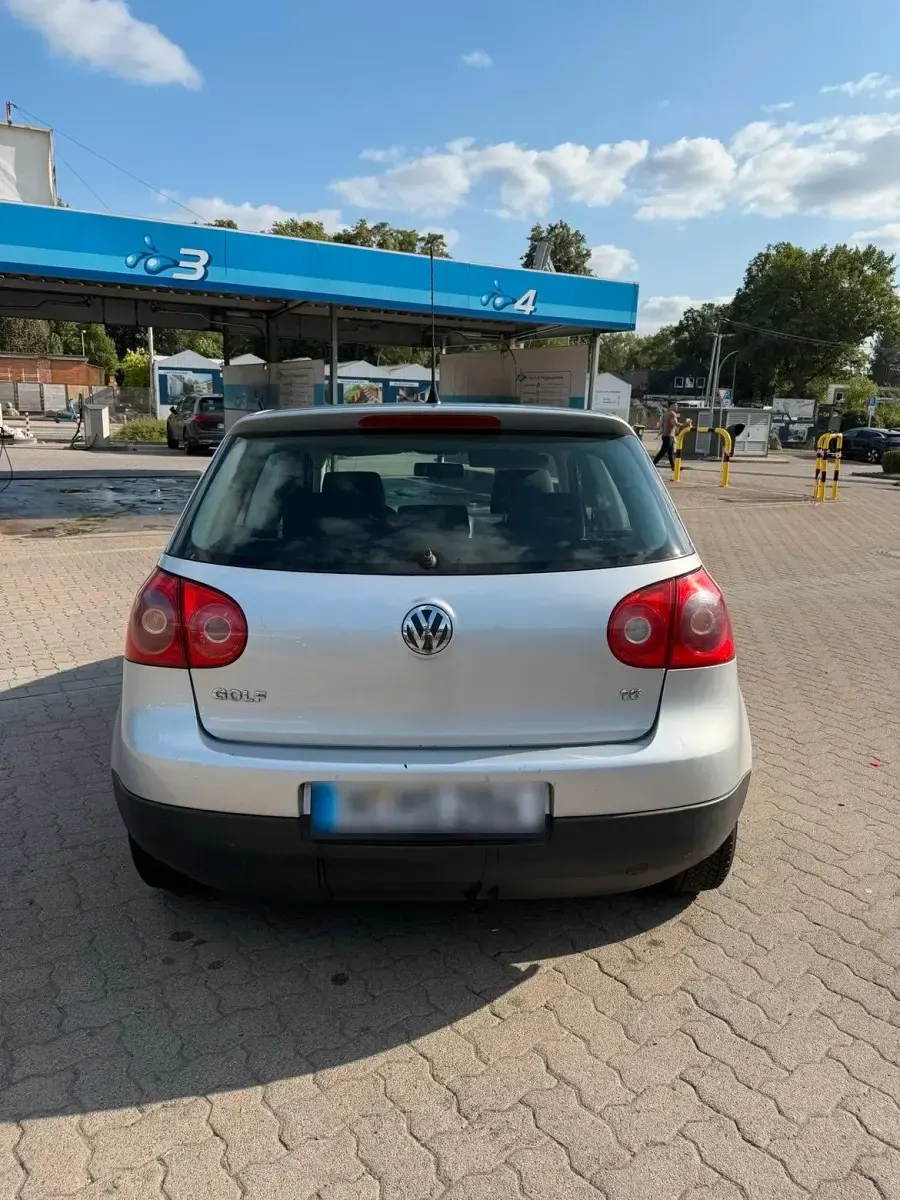 Gebraucht VW Golf V 102 PS (75 kW) 2005 Silber Kleinwagen