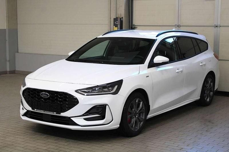 Neu Ford Focus ST-Line 125 PS (91 kW) 2025 Frozen white Kombi