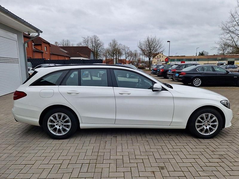 Gebraucht Mercedes C200 136 PS (100 kW) 2015 Weiß Kombi