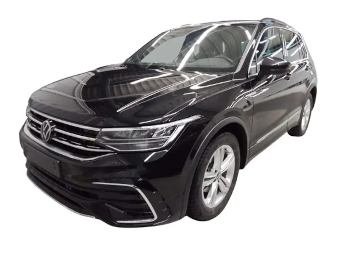 Gebraucht VW Tiguan R-line 150 PS (110 kW) 2024 Deep black perleffekt SUV