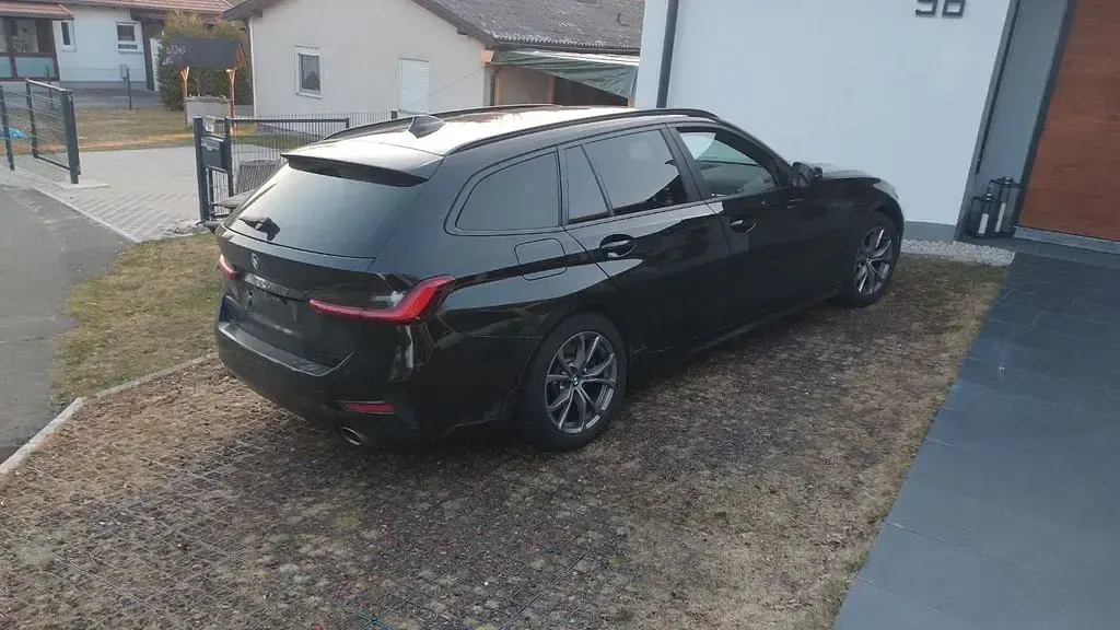 Używany BMW 330 Performance 265 KM (194 kW) 2020 Czarny Kombi