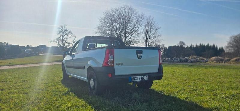 Gebraucht Dacia Logan Pick-Up 84 PS (61 kW) 2011 Weiß Pickup