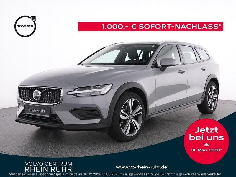 Gebraucht Volvo V60 CC Plus 197 PS (144 kW) 2024 Grau vapour grey / metallic Kombi