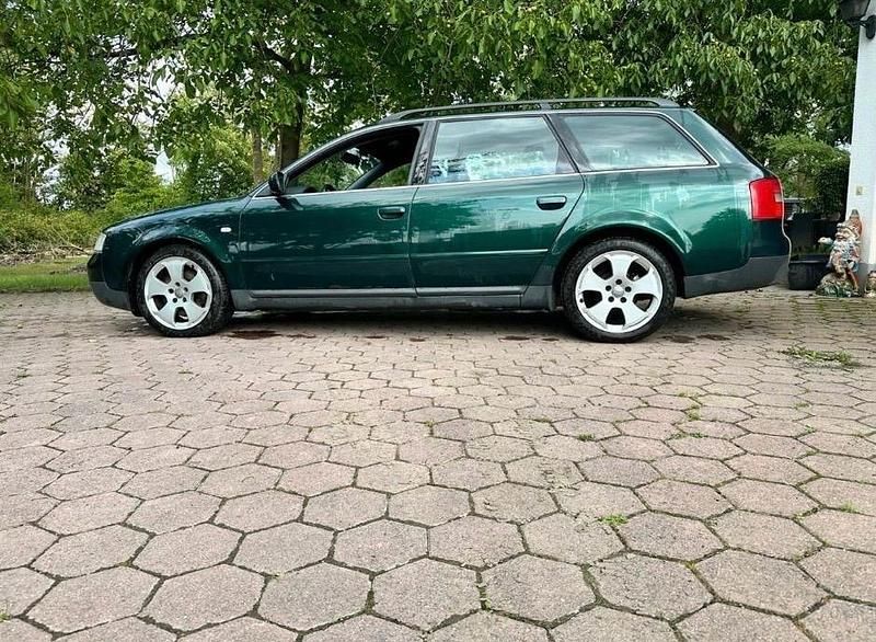 Grün Gebraucht 2000 Audi A6 Kombi | 1.000 € (Fairer Preis) - Bild 1/4