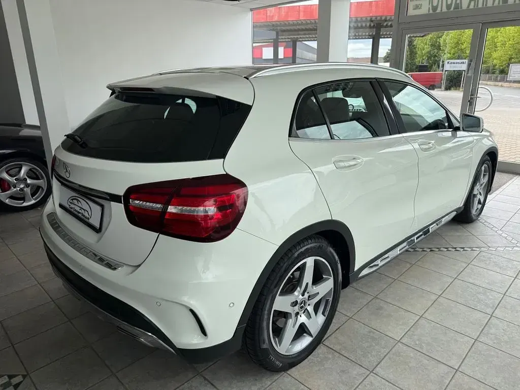 Gebraucht Mercedes GLA220 AMG line 184 PS (135 kW) 2017 Weiß SUV