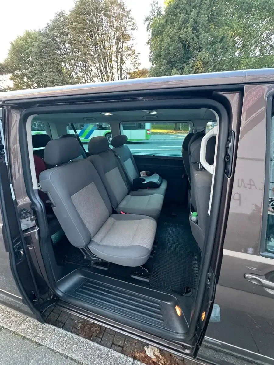 Gebraucht VW Caravelle 180 PS (132 kW) 2011 Braun Van