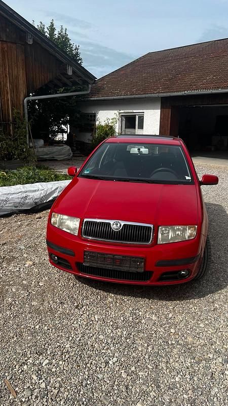Rot Gebraucht 2007 Skoda Fabia Kleinwagen | 1.100 € - Bild 1/4