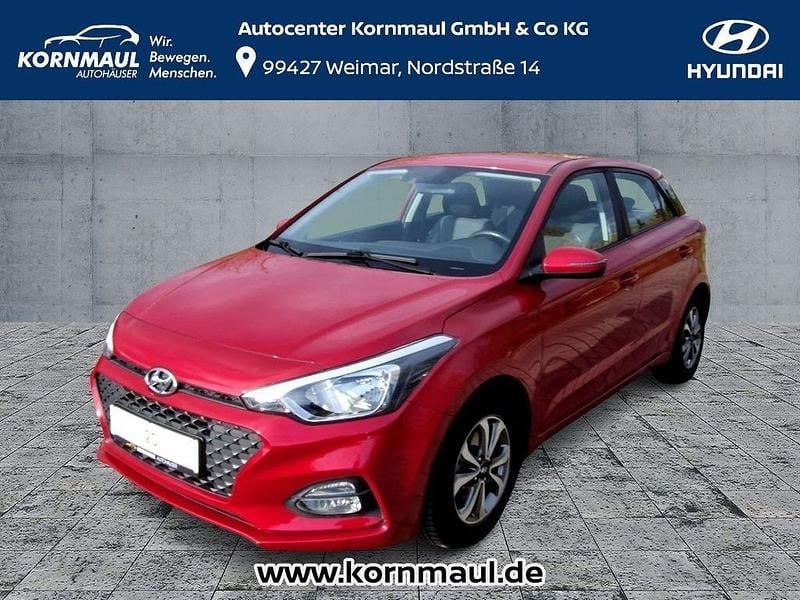 Red passion / mic Gebraucht 2019 Hyundai i20 Trend Limousine | 11.811 € (Fairer Preis) - Bild 1/4