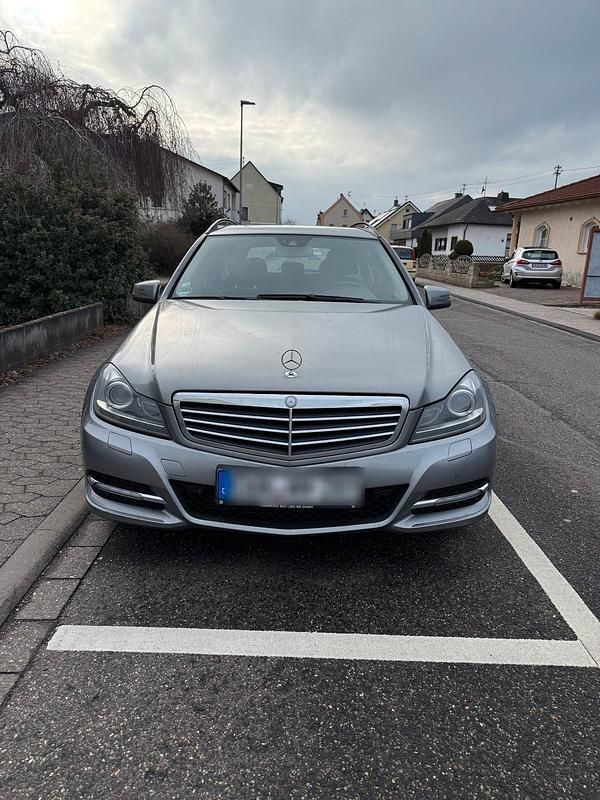Gebraucht Mercedes C200 136 PS (100 kW) 2012 Grau Kombi
