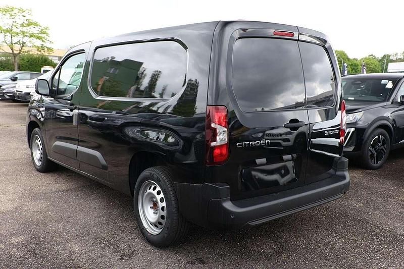 Neu Citroën Berlingo 131 PS (96 kW) 2025 Perla neraschwarz metallic Van / Kleinbus