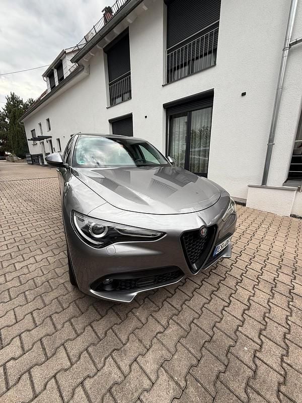 Gebraucht Alfa Romeo Stelvio 210 PS (154 kW) 2017 Grau SUV