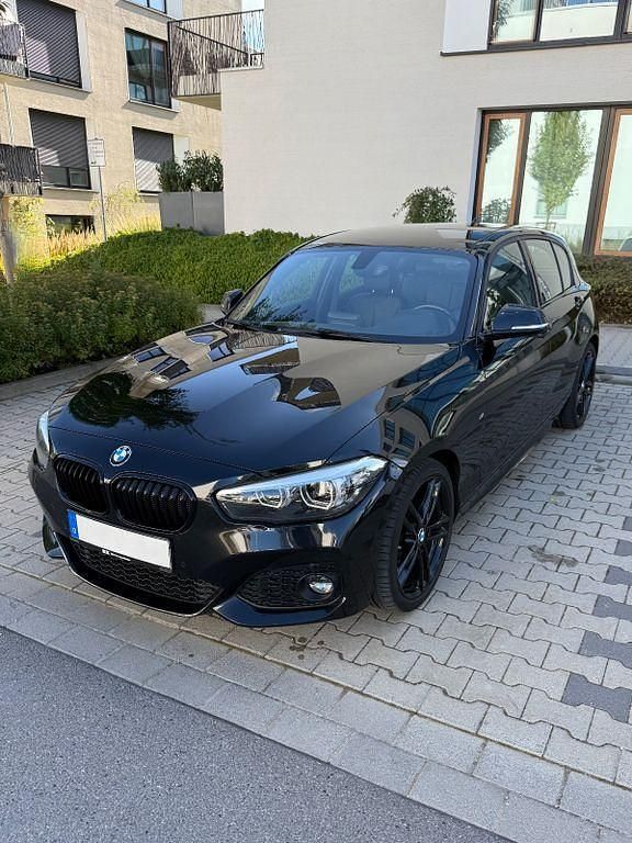 Schwarz Gebraucht 2019 BMW 118 M Sport Kleinwagen | 15.400 € (Superpreis) - Bild 1/4