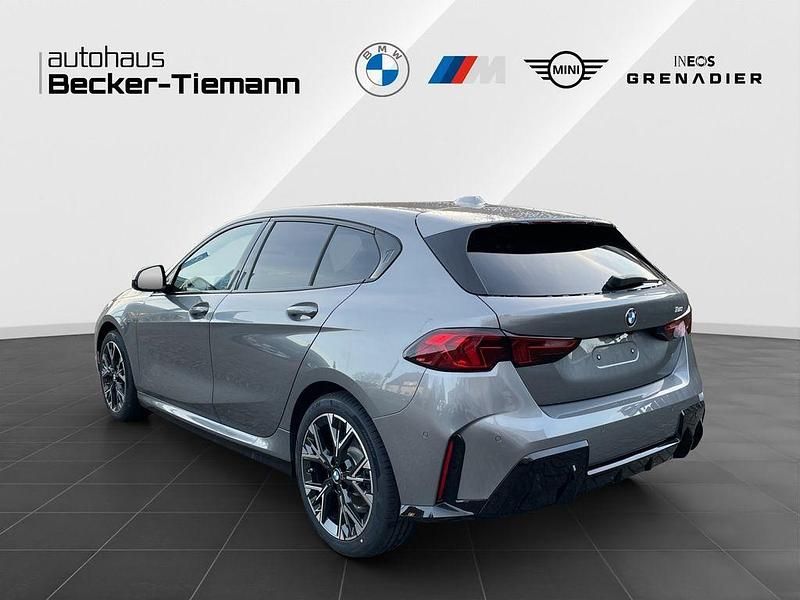 Neu BMW 120 Exclusive 170 PS (125 kW) 2026 Grau Kleinwagen