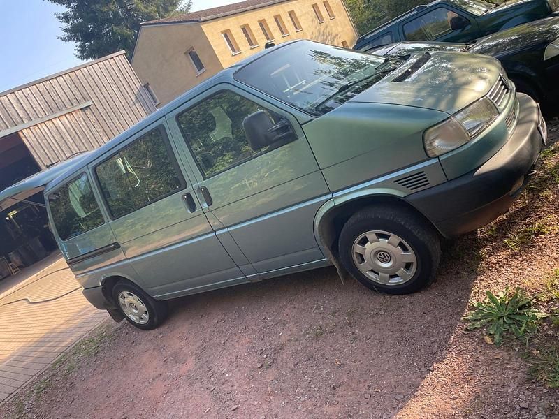 Grün Gebraucht 1999 VW Multivan Van | 9.100 € - Bild 1/4