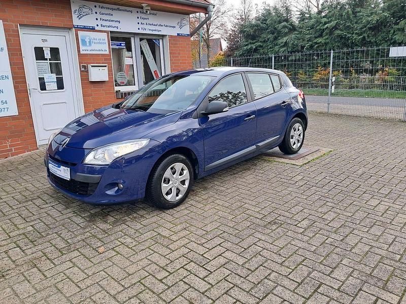 Blau Gebraucht 2011 Renault Mégane Authentique Limousine | 3.800 € (Guter Preis) - Bild 1/4