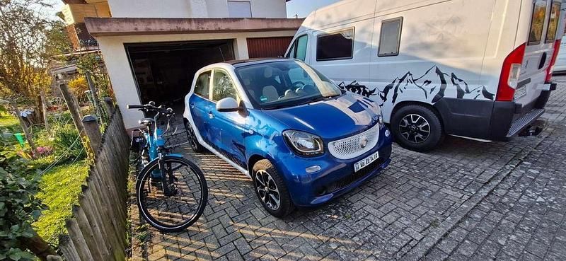Gebraucht Smart ForFour Passion 71 PS (52 kW) 2015 Blau Kleinwagen