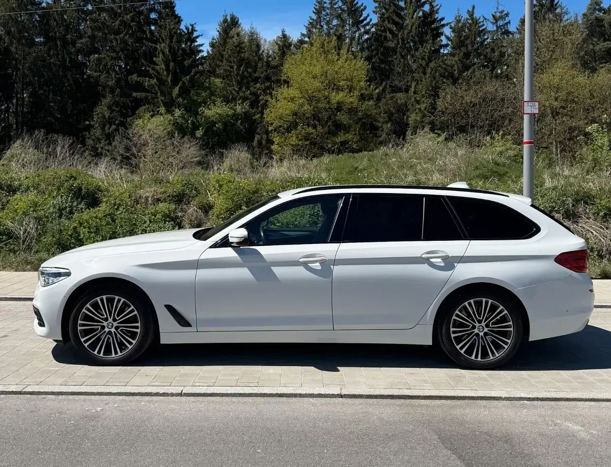 Gebraucht BMW 520 Sport Line 190 PS (139 kW) 2019 Weiß Limousine