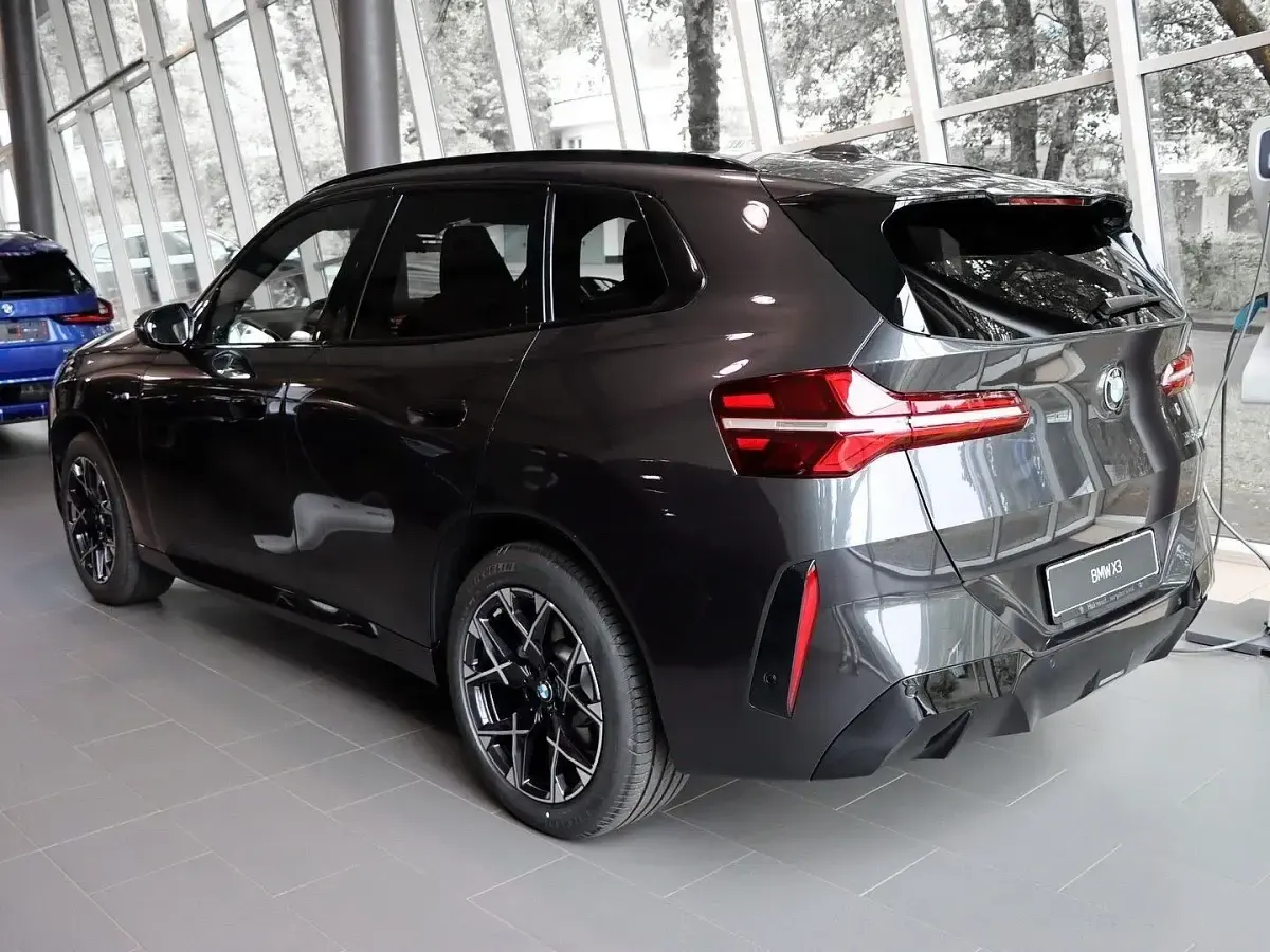 Neu BMW X3 M Sport 197 PS (144 kW) 2026 Schwarz SUV