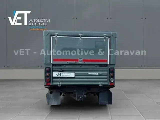 Gebraucht Land Rover Defender 122 PS (89 kW) 2010 Grün Pickup